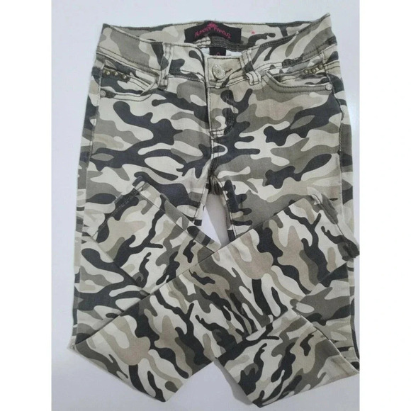 Almost Famous Junior Women's Skinny Jeans Size 0 Camouflage Gray Green Beige - Picture 2 of 5